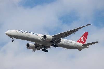 Photo of aircraft TC-JJI operated by Turkish Airlines