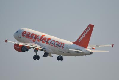 Photo of aircraft G-EZDW operated by easyJet