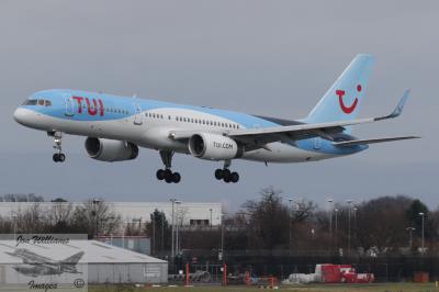 Image of aircraft registration G-BYAW - A 757-204(WL) operated by TUI Airways