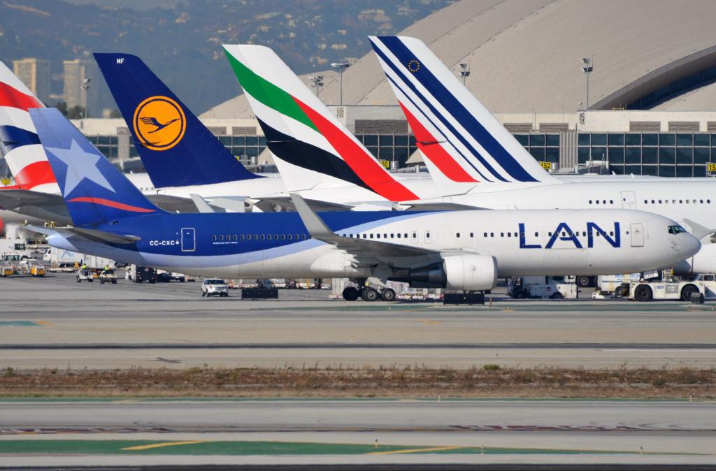 Photo of aircraft CC-CXC operated by LAN Airlines