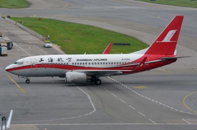 Photo of aircraft B-5260 operated by Shanghai Airlines
