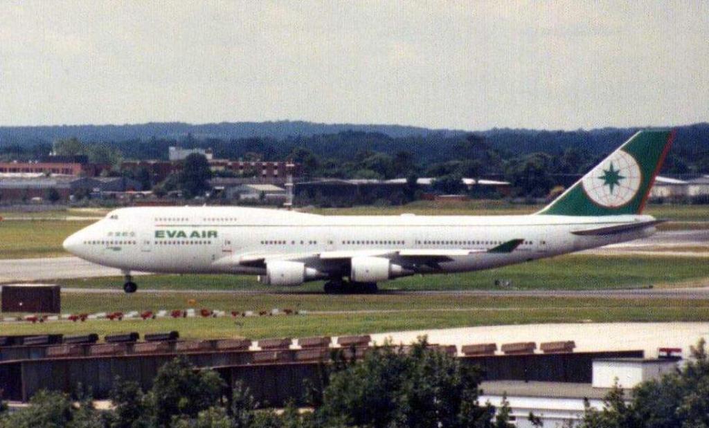 Photo of aircraft N403EV operated by EVA Air
