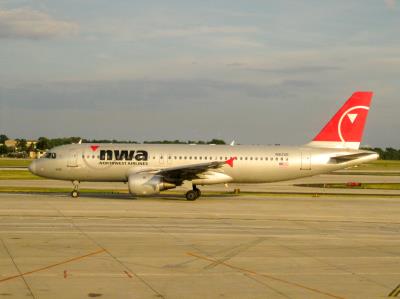 Photo of aircraft N312US operated by Northwest Airlines