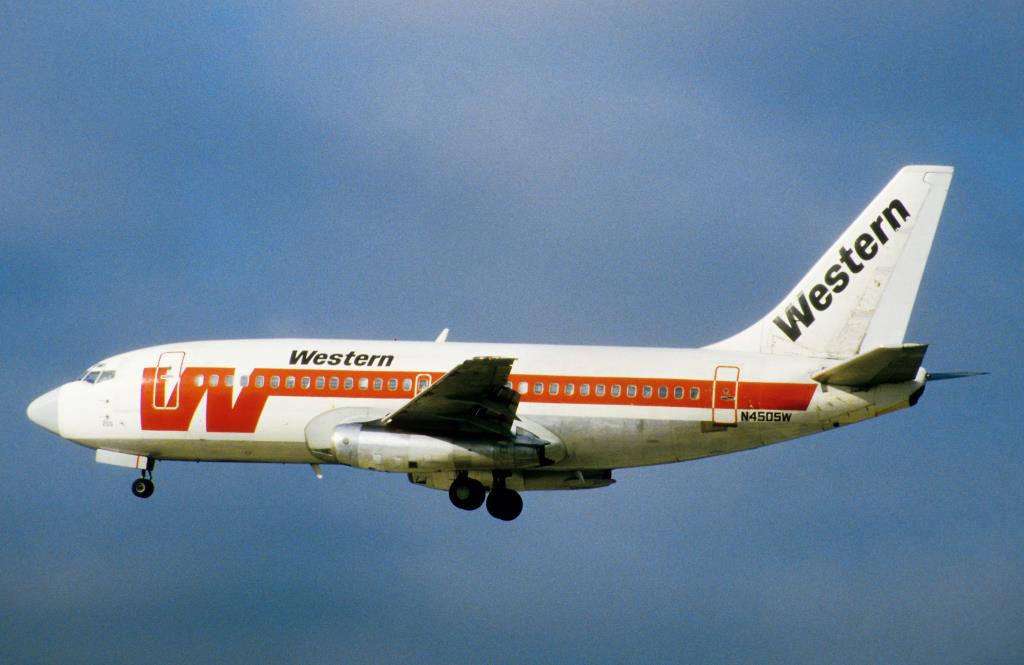 Photo of aircraft N4505W operated by Western Airlines