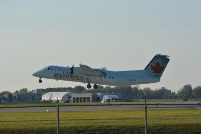 Photo of aircraft C-GUON operated by Air Canada Express