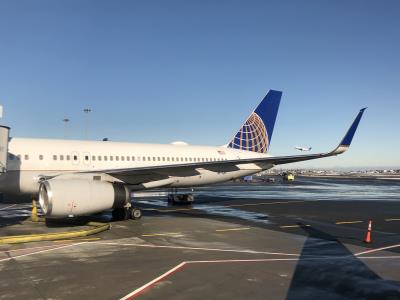 Photo of aircraft N17126 operated by United Airlines
