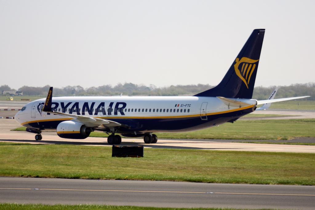 Photo of aircraft EI-FTC operated by Ryanair