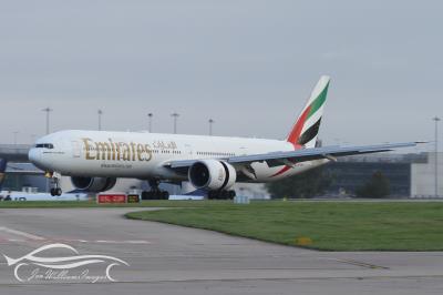 Photo of aircraft A6-EPQ operated by Emirates