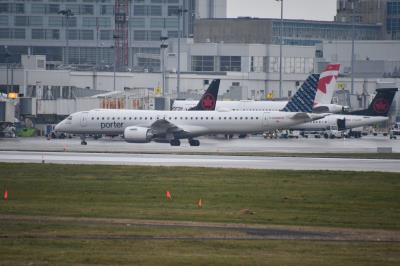 Photo of aircraft C-GZQX operated by Porter Airlines