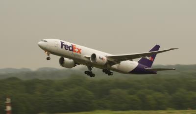 Image of aircraft registration N863FD - A 777-FS2 operated by Federal Express (FedEx)