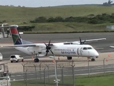 Photo of aircraft ZS-YBW operated by South African Express Airways