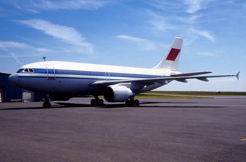 Photo of aircraft B-2303 operated by China Eastern Airlines