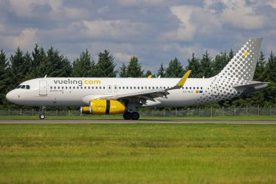 Image of aircraft registration EC-MJC - A A320-232(WL) operated by Vueling
