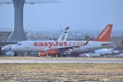 Photo of aircraft G-EZWZ operated by easyJet
