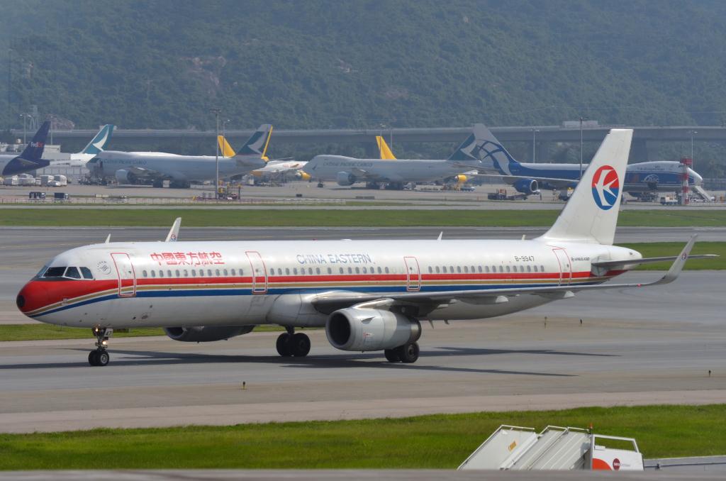 Photo of aircraft B-9947 operated by China Eastern Airlines