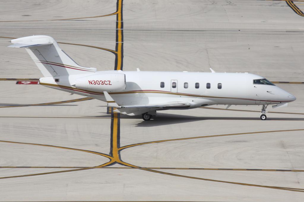 Photo of aircraft N303CZ operated by CSC Trust Company of Delaware