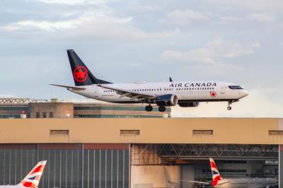 Photo of aircraft C-FSNU operated by Air Canada