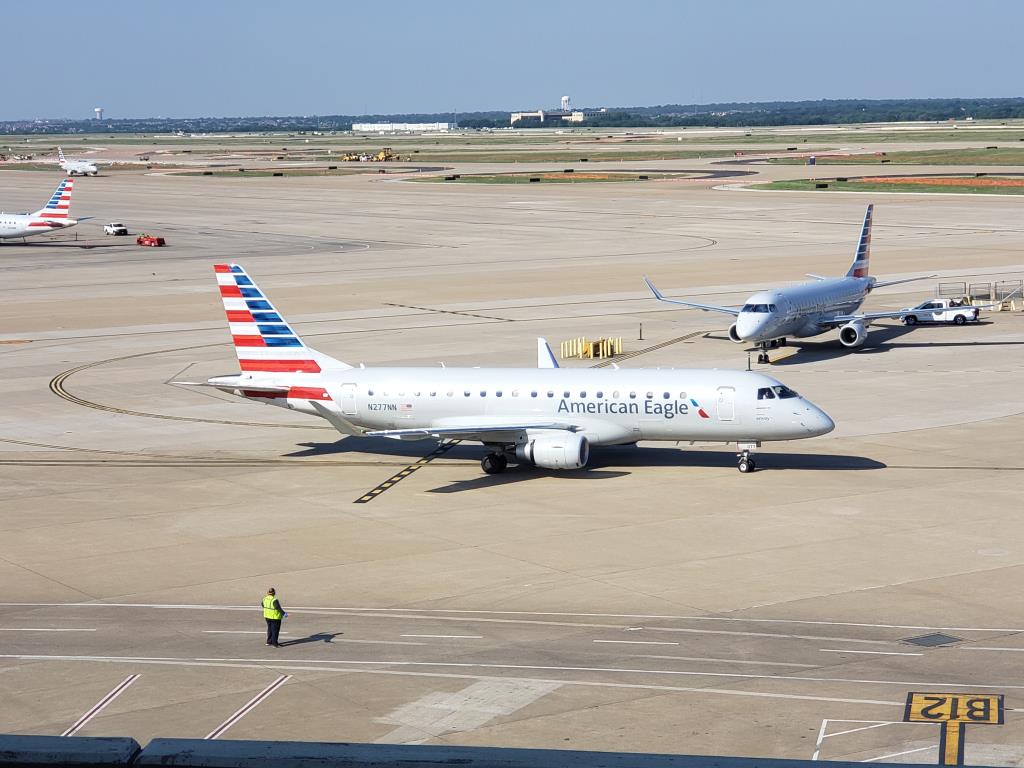 Photo of aircraft N277NN operated by American Eagle
