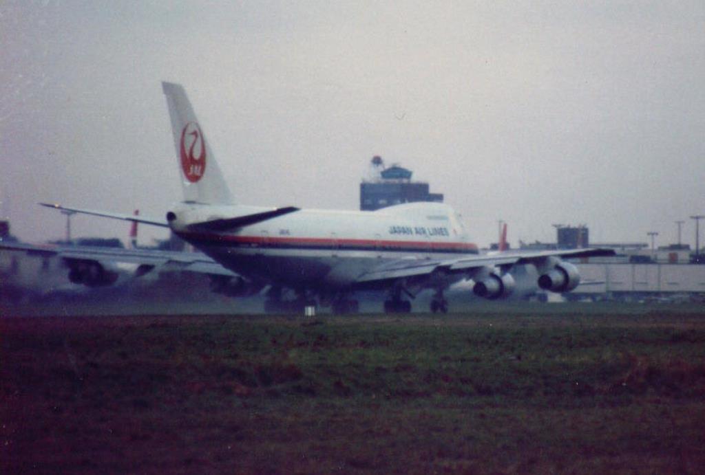 Photo of aircraft JA8140 operated by Japan Airlines