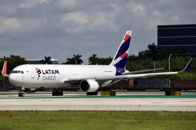 Photo of aircraft CC-BDC operated by LATAM Cargo Chile