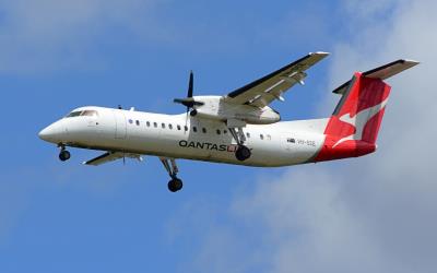 Photo of aircraft VH-SCE operated by QantasLink