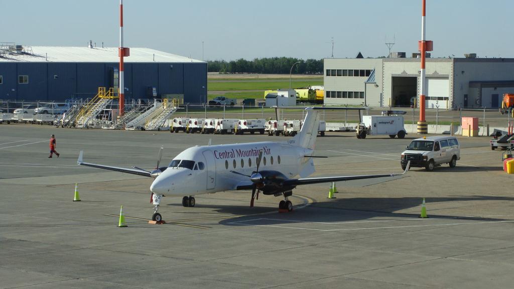 Photo of aircraft C-GFSV operated by Central Mountain Air