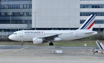 Photo of aircraft F-GRHS operated by Air France