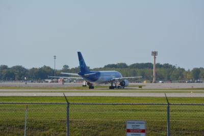 Photo of aircraft C-GTSY operated by Air Transat