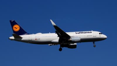 Image of aircraft registration D-AIUI - A A320-214(WL) operated by Lufthansa