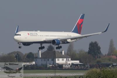 Image of aircraft registration N199DN - A 767-332(ER)(WL) operated by Delta Air Lines