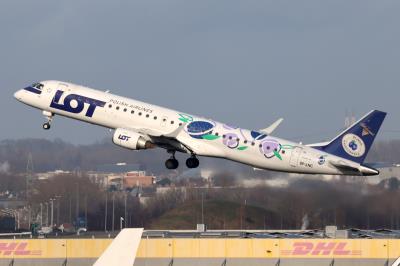 Photo of aircraft SP-LNC operated by LOT - Polish Airlines