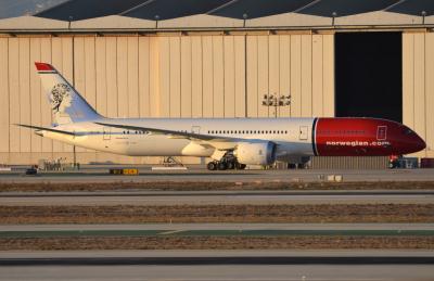 Photo of aircraft LN-LNL operated by Norwegian Long Haul