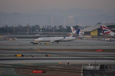 Photo of aircraft N37298 operated by United Airlines