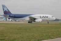 Photo of aircraft LV-BRA operated by LAN Argentina