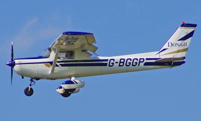 Photo of aircraft G-BGGP operated by East Midlands Flying School Ltd