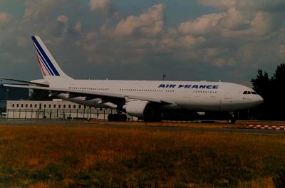 Photo of aircraft F-GZCM operated by Air France
