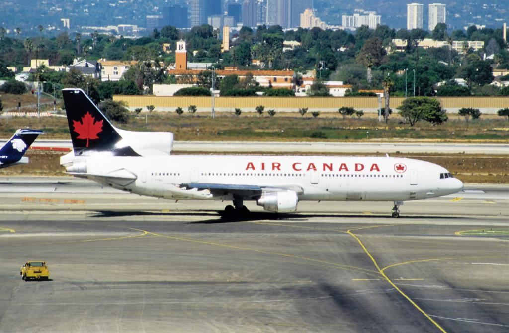 Photo of aircraft C-FTNG operated by Air Canada