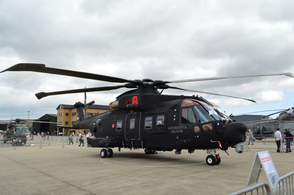 Photo of aircraft MM81864 operated by Italian Air Force-Aeronautica Militare