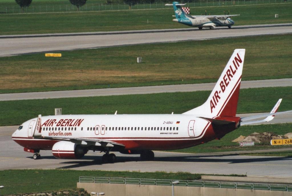 Photo of aircraft D-ABAU operated by Air Berlin