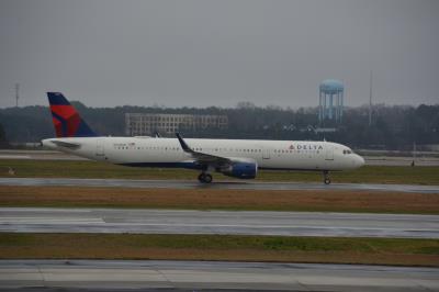 Image of aircraft registration N328DN - A A321-211(WL) operated by Delta Air Lines