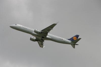 Photo of aircraft D-AEMC operated by Lufthansa Cityline