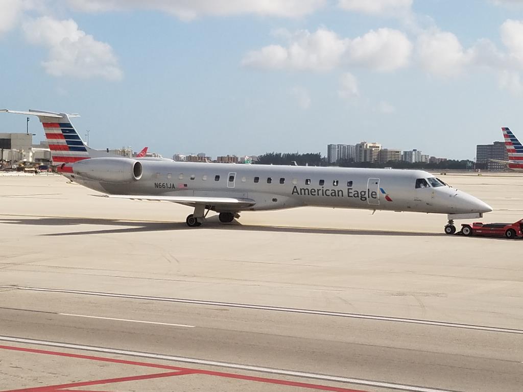 Photo of aircraft N661JA operated by American Eagle