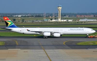 Photo of aircraft ZS-SNE operated by South African Airways