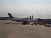 Photo of aircraft N445UA operated by United Airlines