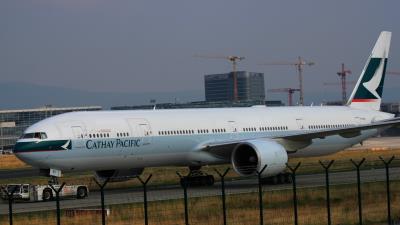 Image of aircraft registration B-KPI - A 777-367(ER) operated by Cathay Pacific Airways