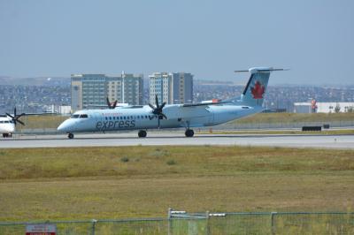 Photo of aircraft C-GVJZ operated by Air Canada Express