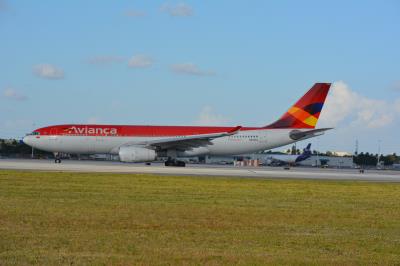 Photo of aircraft N975AV operated by Avianca