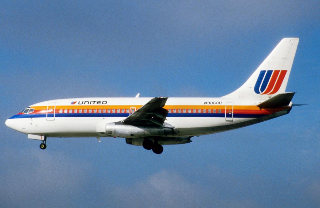 Photo of aircraft N9068U operated by United Airlines