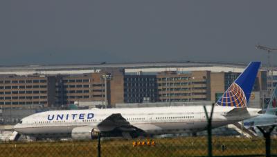 Photo of aircraft N224UA operated by United Airlines