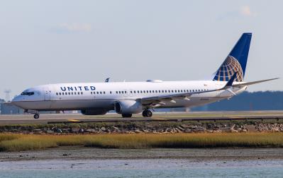 Photo of aircraft N32404 operated by United Airlines